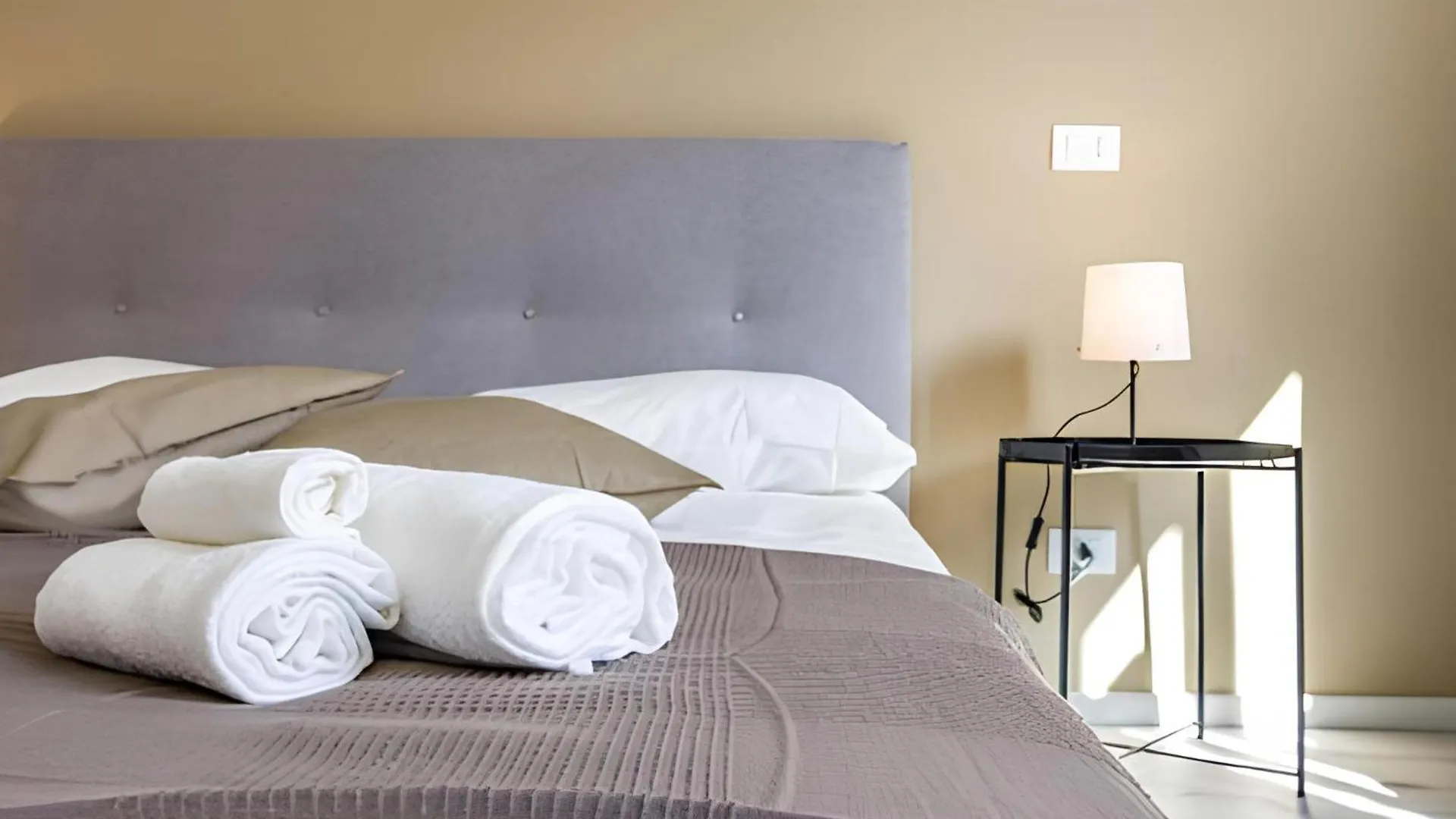 1 Minuto Da San Pietro - Nicole House Apartment Rome