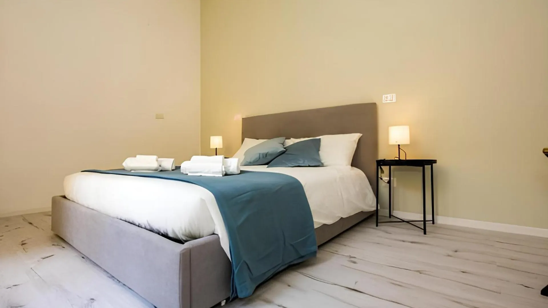 1 Minuto Da San Pietro - Nicole House Apartment Rome